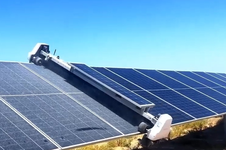 Revolutionizing Maintenance: Autonomous Solar Robots – Glottis Limited